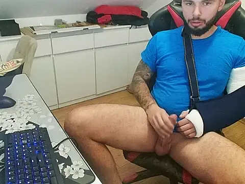 prezydentcam online show from October 8, 2025, 8:16 am