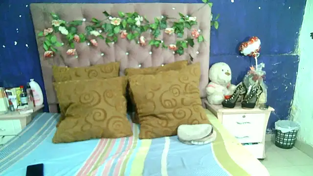 Snapshot of ValeriaTsx chatting on December 14, 2025, 11:49 am ValeriaTsx online show from December 14, 2025, 11:49 am