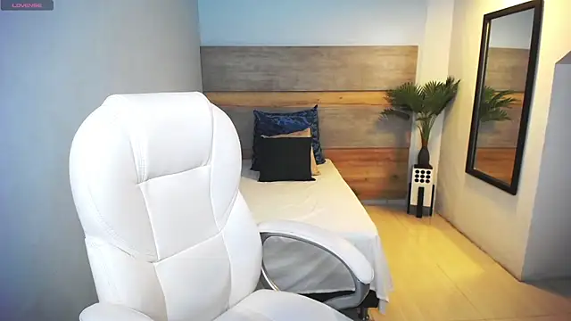 liseth fox online show from February 7, 2025, 10:41 pm