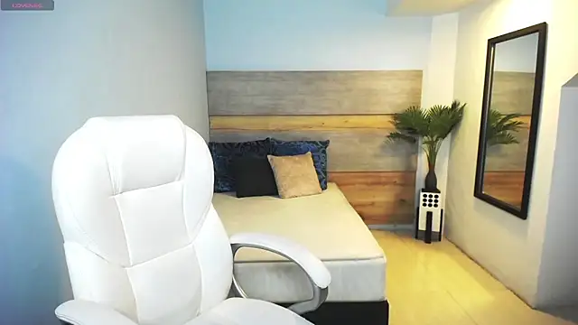 liseth fox online show from February 7, 2025, 7:38 pm