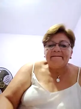 Madrastrahot69 online show from November 19, 2025, 4:45 am