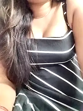 Snapshot of HEENA_022 chatting on May 1, 2026, 6:24 pm HEENA 022 online show from May 1, 2026, 6:24 pm