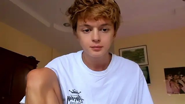 Snapshot of agelandreww chatting on February 7, 2026, 8:11 am agelandreww online show from February 7, 2026, 8:11 am