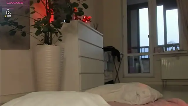 Snapshot of agelandreww chatting on November 28, 2025, 12:27 pm agelandreww online show from November 28, 2025, 12:27 pm