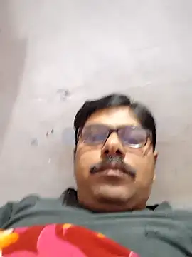 Snapshot of Srmotrs chatting on February 11, 2026, 1:38 am Srmotrs online show from February 11, 2026, 1:38 am