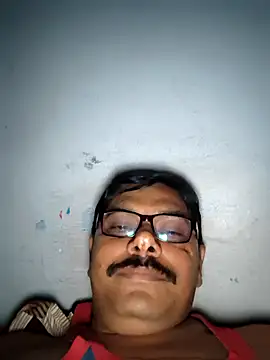 Snapshot of Srmotrs chatting on February 23, 2026, 8:42 pm Srmotrs online show from February 23, 2026, 8:42 pm