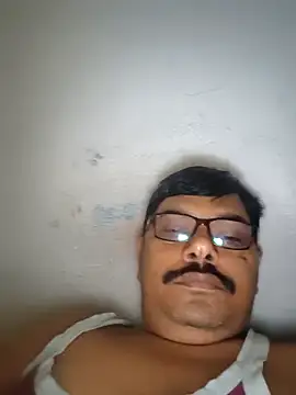 Snapshot of Srmotrs chatting on February 17, 2026, 2:31 am Srmotrs online show from February 17, 2026, 2:31 am