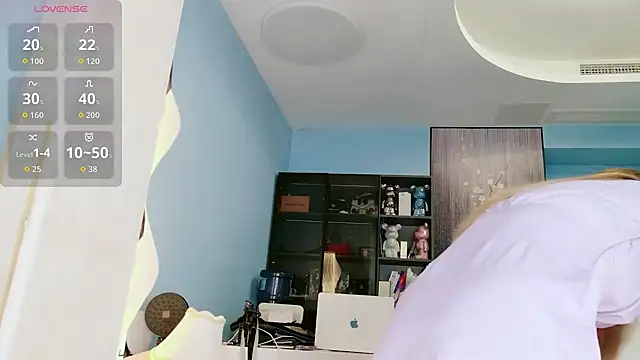 Snapshot of HU131452 chatting on July 12, 2026, 9:59 pm HU131452 online show from July 12, 2026, 9:59 pm