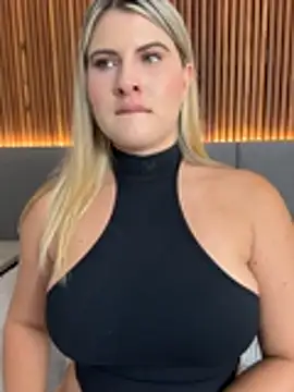 EmiilyAdams  online show from January 18, 2026, 8:34 pm