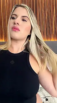 Snapshot of EmiilyAdams_ chatting on July 7, 2026, 9:40 pm EmiilyAdams online show from July 7, 2026, 9:40 pm