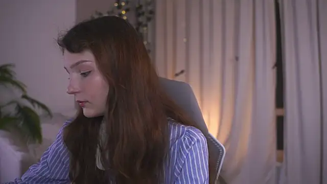 CindyGarrison online show from November 5, 2025, 11:08 pm