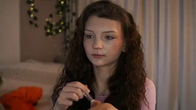 CindyGarrison online show from November 16, 2025, 11:30 pm