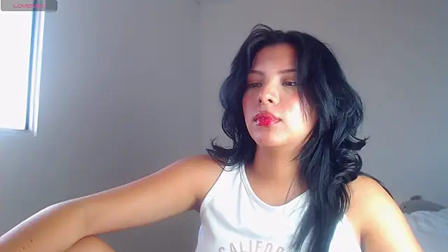 Snapshot of Keyti_Sullivan chatting on January 2, 2025, 8:02 pm Keyti Sullivan online show from January 2, 2025, 8:02 pm