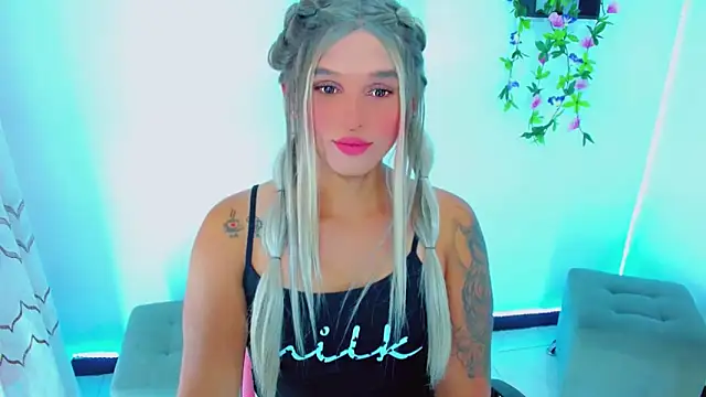 Snapshot of TaylorMon chatting on February 12, 2026, 1:05 am TaylorMon online show from February 12, 2026, 1:05 am