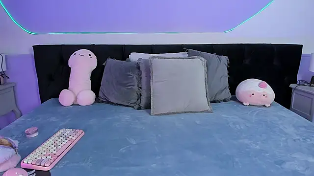 Julieta Cortes   online show from November 4, 2025, 11:47 am