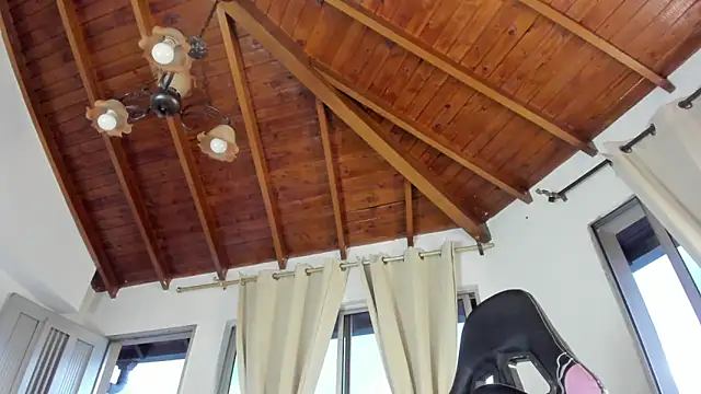 Snapshot of IsaFontanna chatting on February 11, 2026, 11:04 pm IsaFontanna online show from February 11, 2026, 11:04 pm