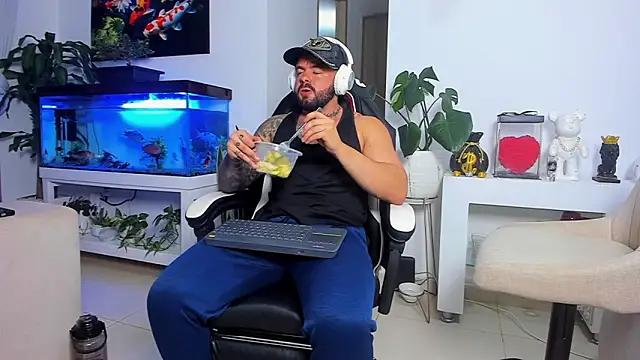 Johnnygrayson1 online show from October 9, 2025, 12:33 am