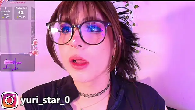 Yuri Stars online show from November 6, 2025, 1:20 am