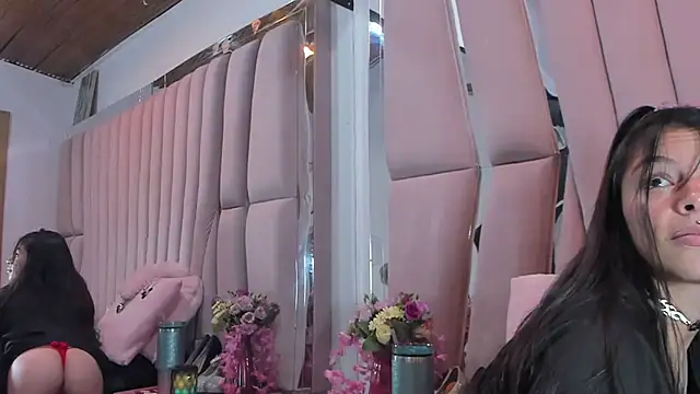 Snapshot of Sasha_Petitte chatting on July 7, 2026, 3:53 am Sasha Petitte online show from July 7, 2026, 3:53 am