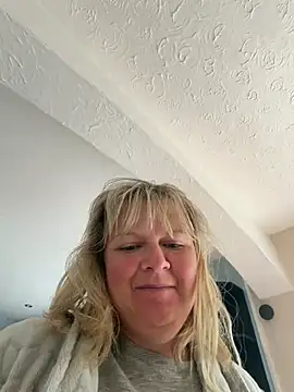 Snapshot of chloefeel chatting on June 10, 2026, 6:47 am chloefeel online show from June 10, 2026, 6:47 am