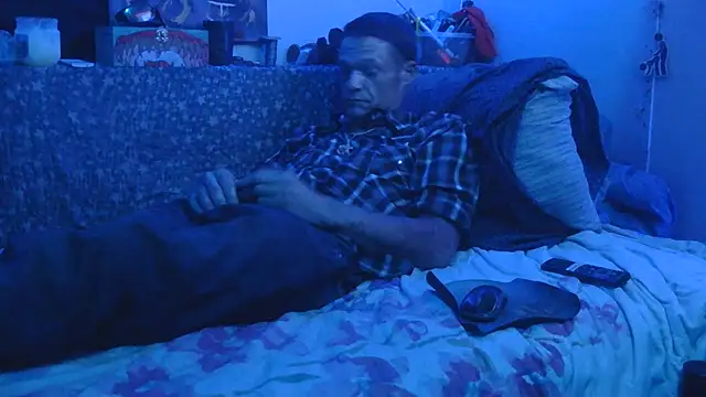 TheOneYouLove69 online show from November 15, 2025, 6:06 am