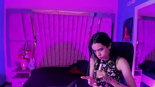 Snapshot of Jasmin_Skinny chatting on February 19, 2025, 9:17 am Jasmin Skinny online show from February 19, 2025, 9:17 am