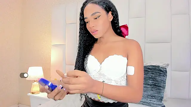 Snapshot of Andreayano chatting on November 15, 2025, 6:17 am Andreayano online show from November 15, 2025, 6:17 am