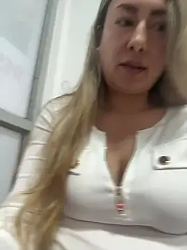 Snapshot of xLadyScarlettx chatting on February 15, 2025, 10:10 pm xLadyScarlettx online show from February 15, 2025, 10:10 pm