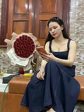 LiLi-Kirix99 online show from May 19, 2026, 2:02 pm