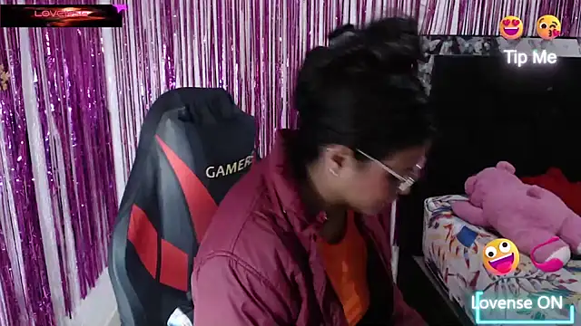 Snapshot of SweetAlmaa chatting on July 9, 2026, 10:04 am SweetAlmaa online show from July 9, 2026, 10:04 am