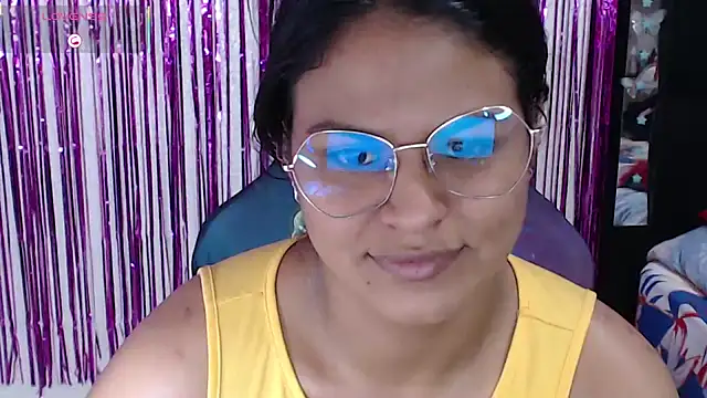 SweetAlmaa online show from February 15, 2026, 1:54 pm