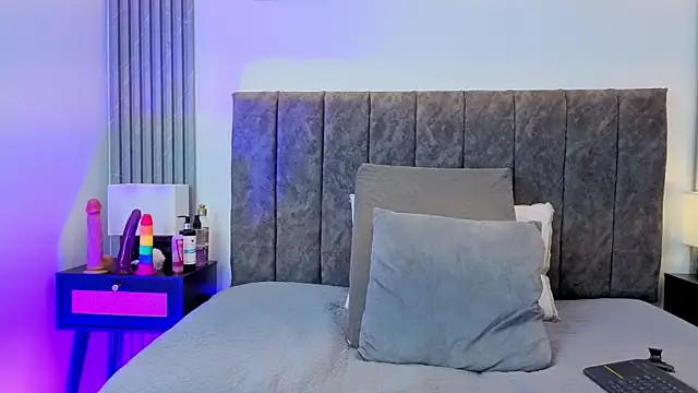 Ema Stone65 online show from November 19, 2025, 10:32 pm