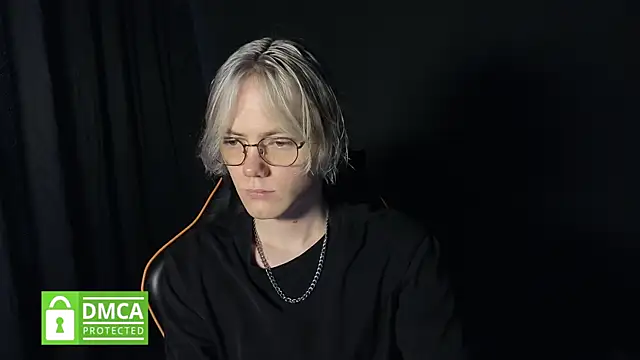Keytaro online show from May 24, 2026, 1:33 pm