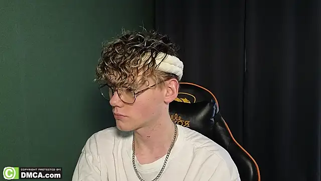 Keytaro online show from February 25, 2026, 8:14 am