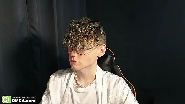 Keytaro online show from February 4, 2026, 1:55 am