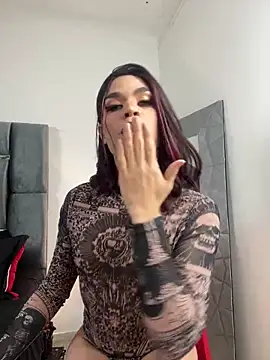 LucyGiraldo online show from February 28, 2025, 7:56 pm