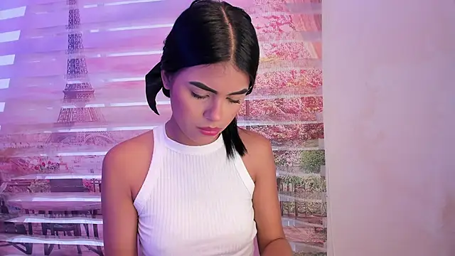 Isa little4u online show from September 20, 2025, 12:54 pm