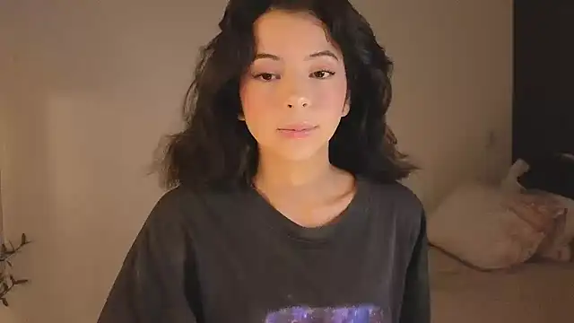 lissi S online show from December 2, 2024, 3:43 am