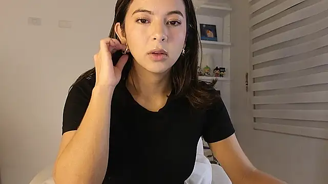 lissi S online show from October 6, 2025, 1:29 am