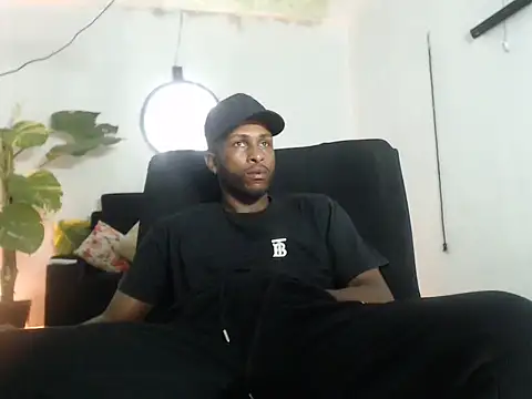 Snapshot of Ostinsanto chatting on February 25, 2026, 3:18 am Ostinsanto online show from February 25, 2026, 3:18 am
