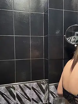 Snapshot of Kim_SLO chatting on December 21, 2025, 2:30 pm Kim SLO online show from December 21, 2025, 2:30 pm