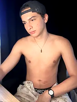 cybercosmiiic online show from November 10, 2025, 10:26 pm