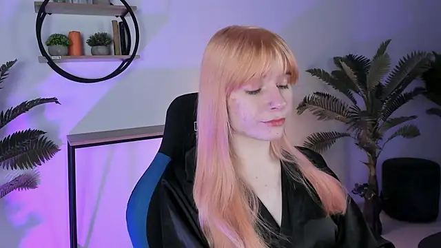 LexiWenford online show from March 3, 2025, 8:51 am