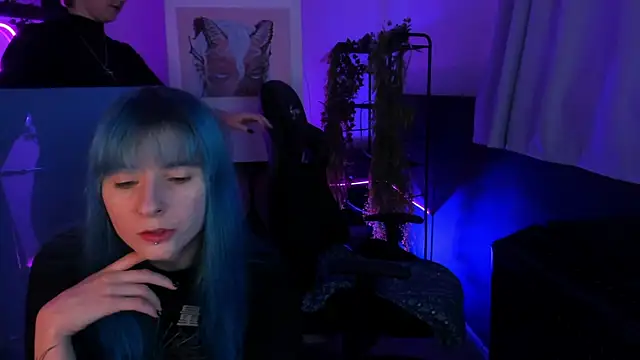 LexiWenford online show from September 19, 2025, 6:39 am