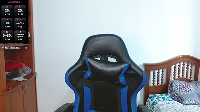 alexaa08 online show from October 29, 2025, 2:05 pm