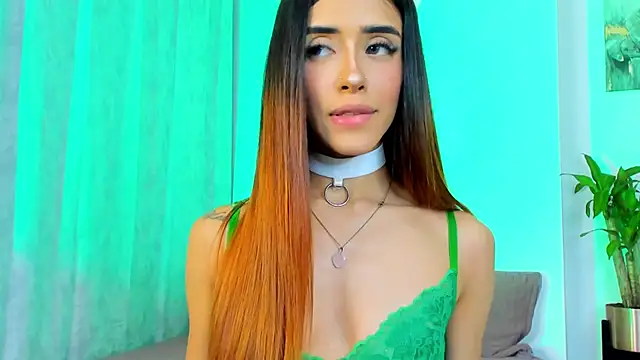 StormiRusso online show from January 24, 2025, 2:39 am