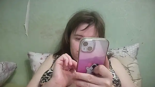 Diamond Tyler online show from February 12, 2026, 5:34 pm