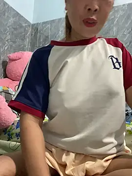 Linaannn online show from December 2, 2025, 11:50 pm