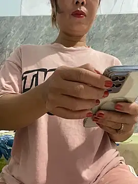 Linaannn online show from December 1, 2025, 11:38 pm