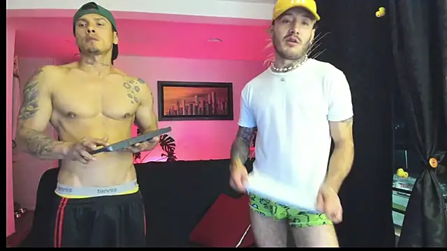 Snapshot of MARCELOANDLUCIAN chatting on February 27, 2025, 11:59 pm MARCELOANDLUCIAN online show from February 27, 2025, 11:59 pm